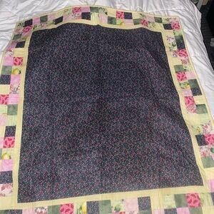 Floral Patchwork Quilt vintage 39x43
